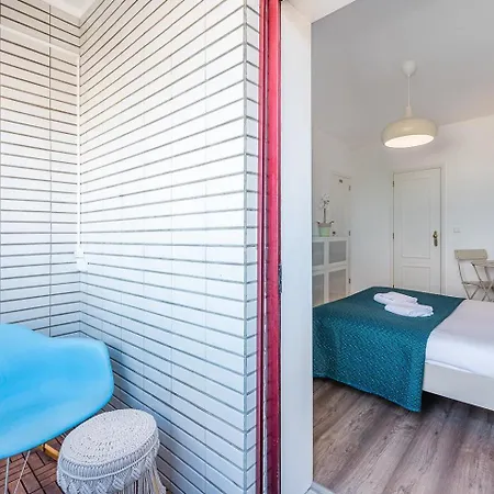 Guestready - Red Stripes * Porto